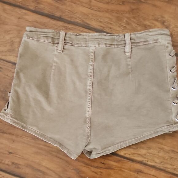 Wild Fable High Waist Khaki Lace-Up Shorts - Picture 4 of 4